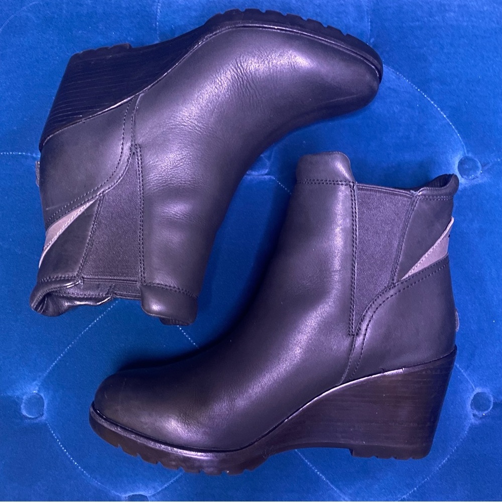 Sorel After Hours Chelsea Boot in black leather - Picture 4 of 12